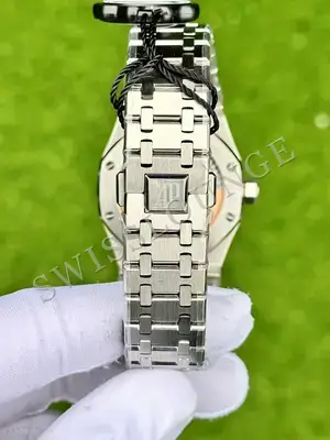 Audemars Piguet Royal Oak 15300, 7. görsel