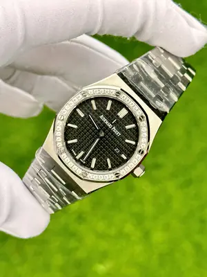 Audemars Piguet Royal Oak 15400ST No. 02 — 3. görsel