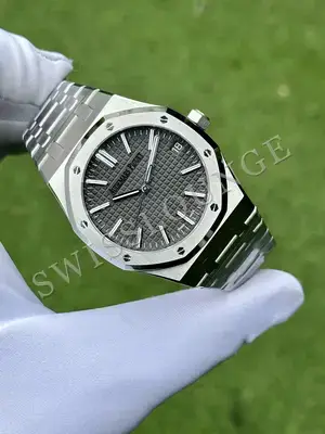 Audemars Piguet Royal Oak 15450 — 2. görsel