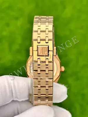 Audemars Piguet Royal Oak "Altın" — 7. görsel