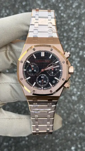 Audemars Piguet Royal Oak "Chrono Rose Gold Blue" 26240 — 1. görsel