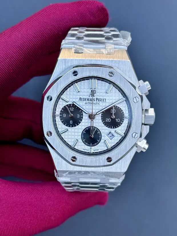 Audemars Piguet Royal Oak "Chronograph Beyaz Kadran Panda" 26331ST No. 02