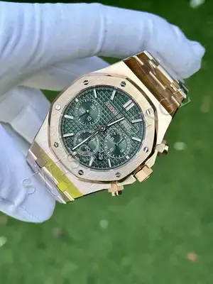 Audemars Piguet Royal Oak "Chronograph Green Dial Anniversary" — 3. görsel