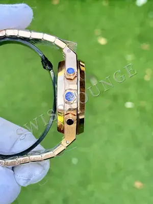 Audemars Piguet Royal Oak "Chronograph Green Dial Anniversary" — 6. görsel