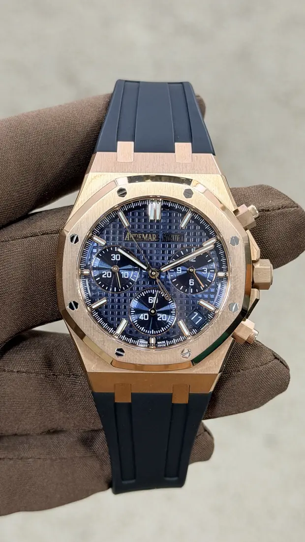 Audemars Piguet Royal Oak "Chronograph Pembe Altın Kasa Siyah Kadran"