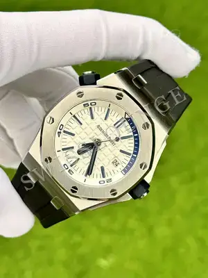 Audemars Piguet Royal Oak "Diver Çelik Kasa Beyaz Kadran" — 3. görsel