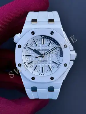 Audemars Piguet Royal Oak "Diver Seramik Bezel Beyaz Kadran" — 1. görsel