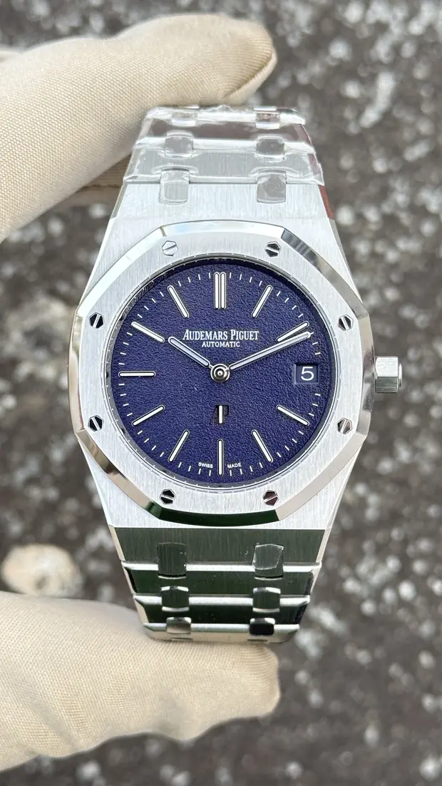 Audemars Piguet Royal Oak "Extra Thin"
