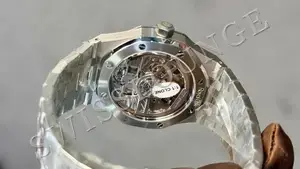Audemars Piguet Royal Oak "Flying Tourbillon Açık Mavi Kadran" — 8. görsel