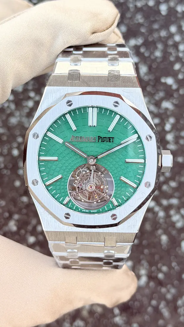 Audemars Piguet Royal Oak "Ince Flying Tourbillon Çelik Kasa Mavi Kadran" No. 17