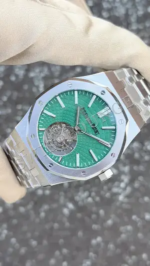 Audemars Piguet Royal Oak "Ince Flying Tourbillon Çelik Kasa Mavi Kadran" No. 19 — 3. görsel