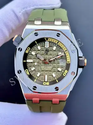 Audemars Piguet Royal Oak Offshore 42 mm "Diver" — 1. görsel