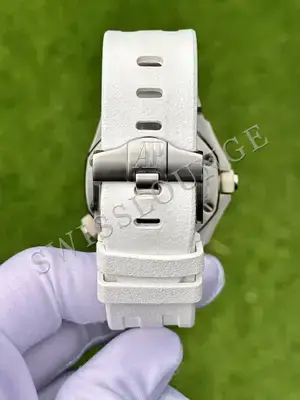 Audemars Piguet Royal Oak Offshore "Beyaz Kumas Bilezik", 1. görsel