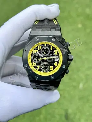 Audemars Piguet Royal Oak Offshore "Bumble Bee" — 1. görsel