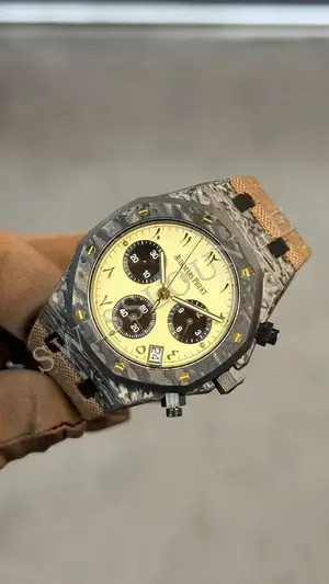 Audemars Piguet Royal Oak Offshore "Karbon Kasa Sarı Kadran" — 3. görsel