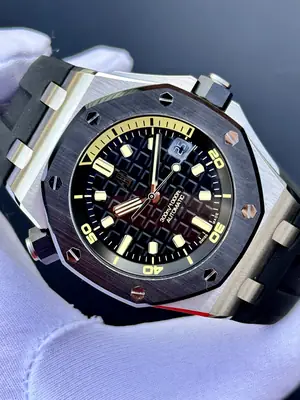Audemars Piguet Royal Oak Offshore "Novelty Karbon Kasa Siyah Kadran" No. 02 — 2. görsel
