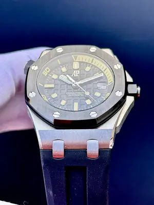 Audemars Piguet Royal Oak Offshore "Novelty Karbon Kasa Siyah Kadran" No. 02 — 4. görsel