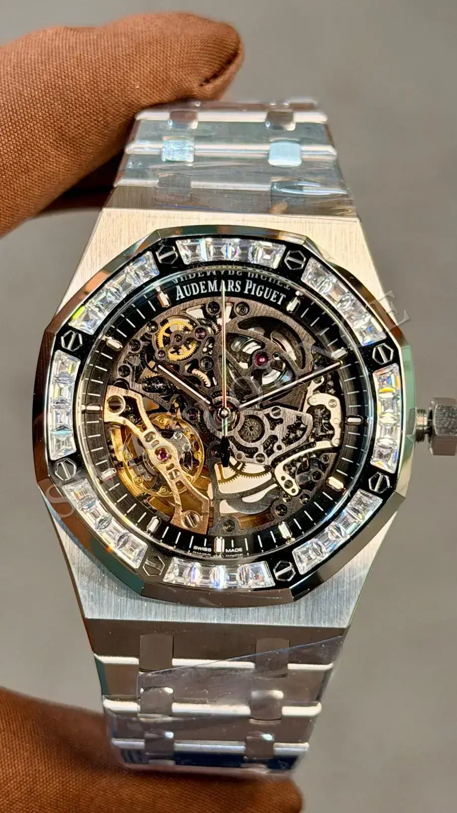 Audemars Piguet Royal Oak "Openworked Tourbillon Baget Taşlı Bezel"