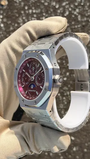 Audemars Piguet Royal Oak "Perpetual Calendar Red Edition" — 6. görsel