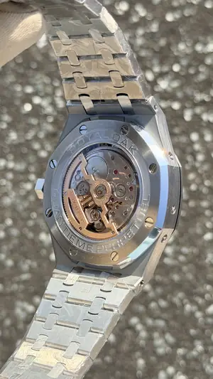 Audemars Piguet Royal Oak "Perpetual Calendar Red Edition" — 7. görsel