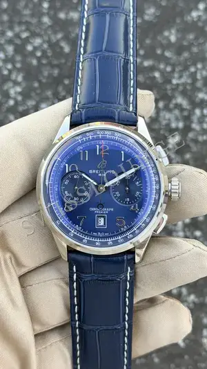 Breitling Avenger "Premier Chronograph" — 1. görsel