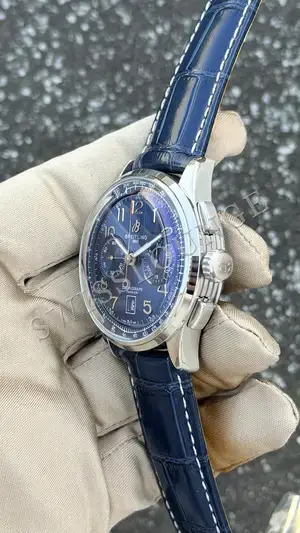 Breitling Avenger "Premier Chronograph" — 6. görsel