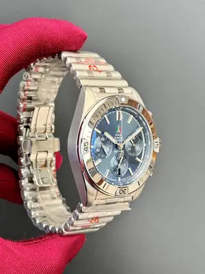 Breitling Avenger — 5. görsel