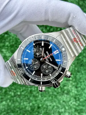 Breitling Chronomat 44 mm "Seramik Bezel Yeşil Kadran" B01 No. 01 — 3. görsel
