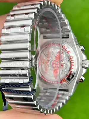 Breitling Chronomat 44 mm "Seramik Bezel Yeşil Kadran" B01 No. 02 — 3. görsel