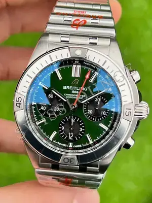 Breitling Chronomat 44 mm "Seramik Bezel Yeşil Kadran" B01 No. 02 — 5. görsel