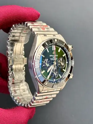 Breitling Chronomat "Bentley Green Dial" — 5. görsel