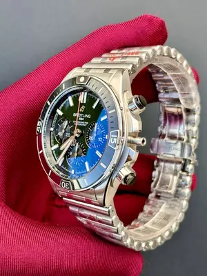 Breitling Chronomat "Bentley Green Dial" — 6. görsel