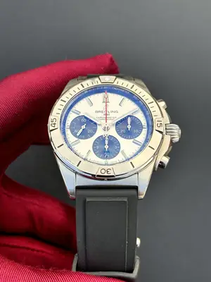 Breitling Chronomat "Ice Blue" B01 — 4. görsel
