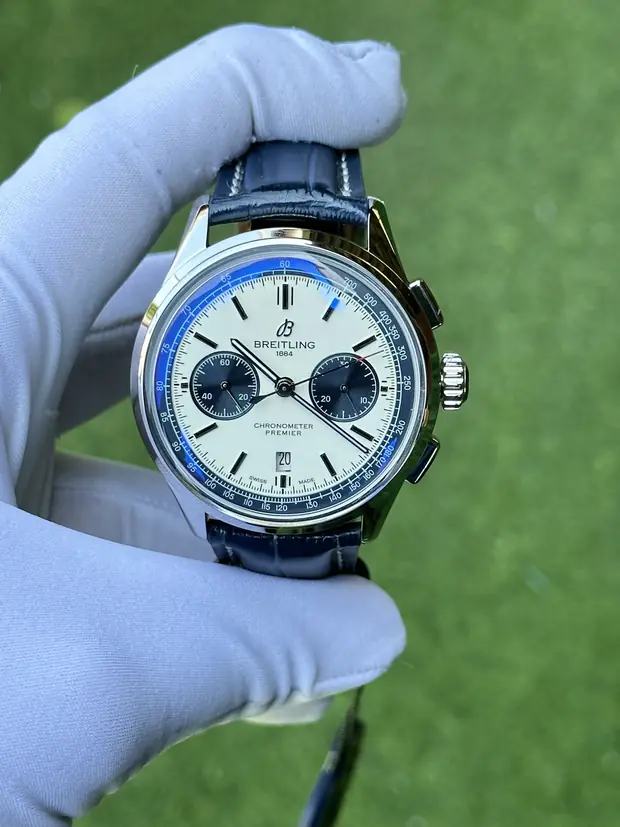 Breitling Navitimer 43 mm "Yil Çelik Kasa Mavi Kadran Deri Kordon" B01 No. 02