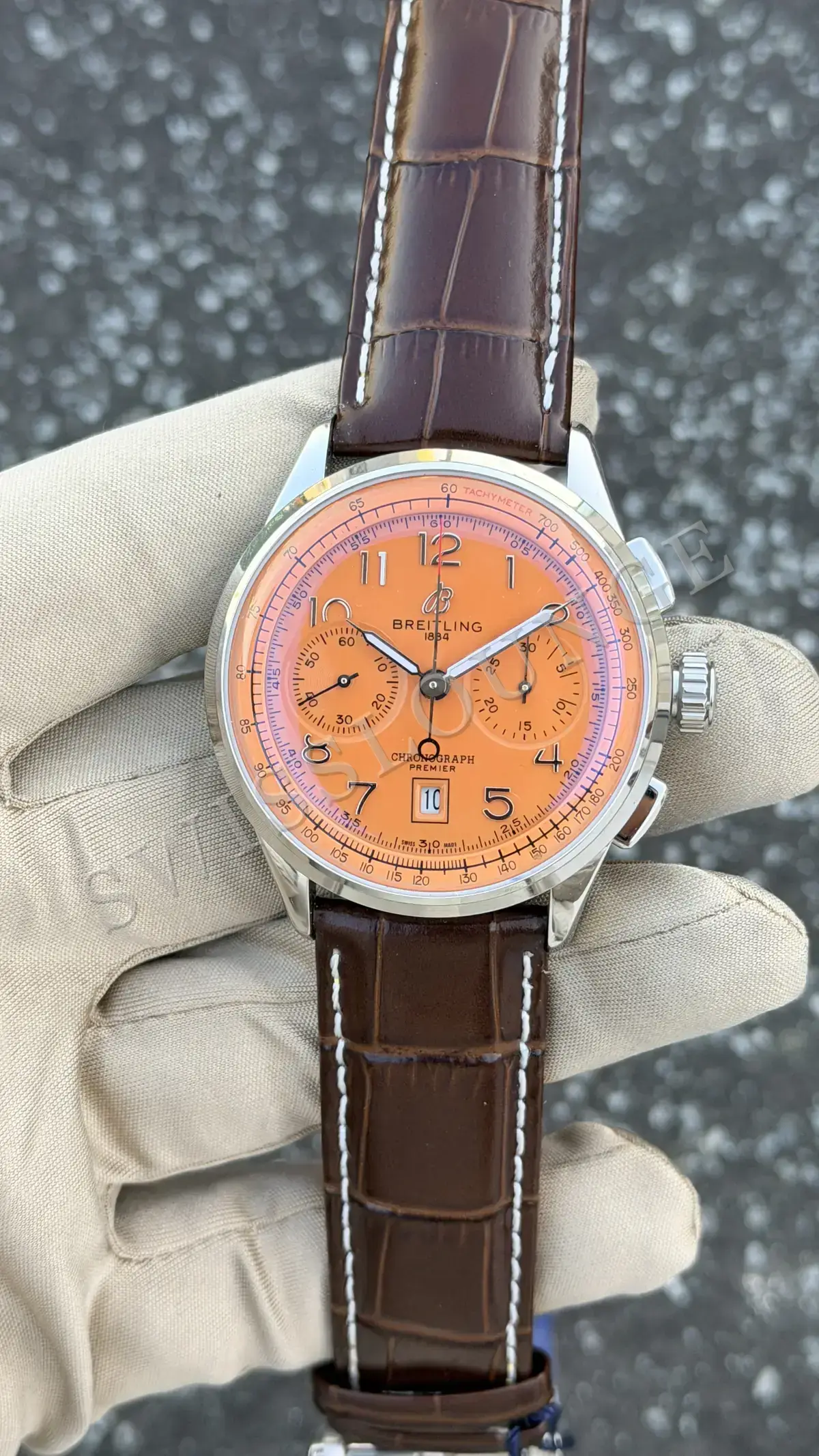 Breitling Navitimer 43 mm "Çelik Kasa Zumrut Kadran Deri Kordon" B01 No. 02