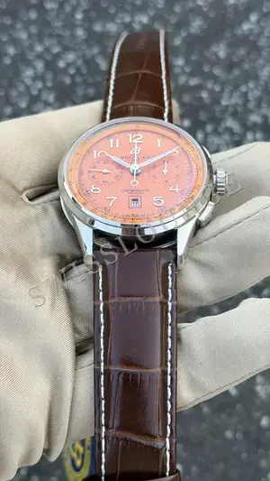 Breitling Navitimer 43 mm "Çelik Kasa Zumrut Kadran Deri Kordon" B01 No. 02 — 4. görsel