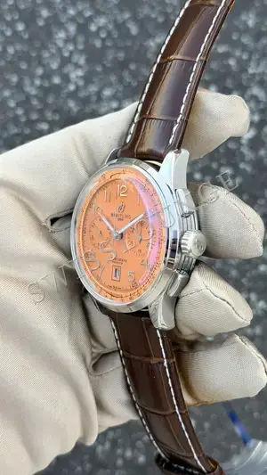 Breitling Navitimer 43 mm "Çelik Kasa Zumrut Kadran Deri Kordon" B01 No. 02 — 6. görsel