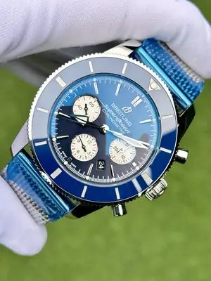 Breitling Superocean "Heritage II Chronograph Çelik Kordon Mavi Kadran" — 3. görsel