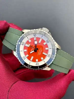 Breitling Superocean "Kelly Slater Limited Edition" — 2. görsel