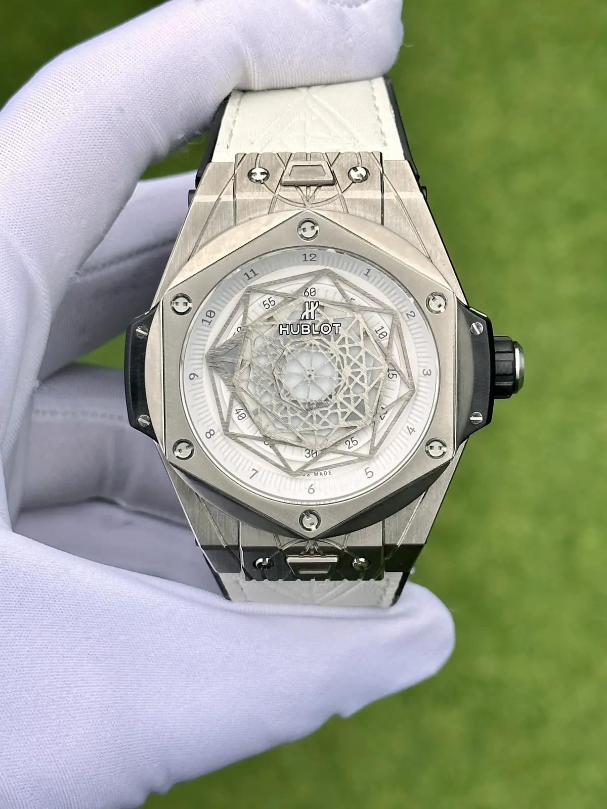 Hublot Spirit of Big Bang "Sang Bleu"