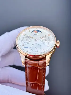 IWC Portugieser "Portuguese Rose Çelik Perpetual Calendar" — 4. görsel