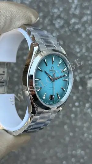 Omega Seamaster "Aqua Terra Tiffany Blue" — 5. görsel
