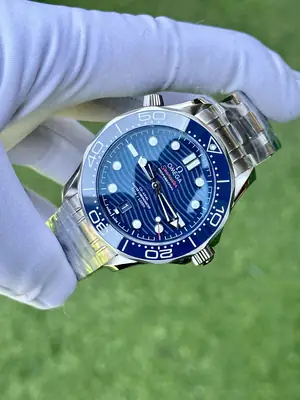 Omega Seamaster "Basel 2018 Mavi Kadran" 300M No. 02 — 3. görsel
