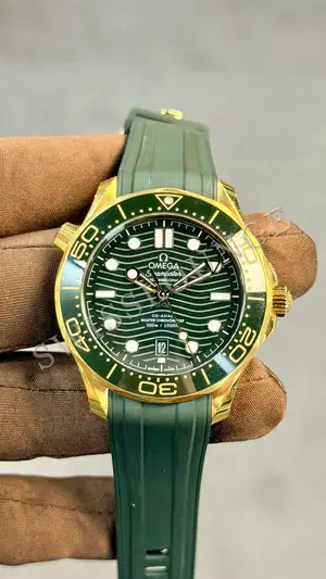 Omega Seamaster "Diver Seaweed Green Dial" — 1. görsel