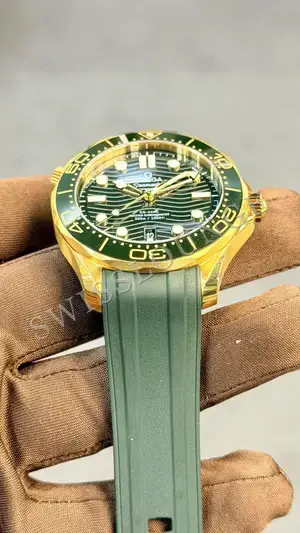 Omega Seamaster "Diver Seaweed Green Dial" — 4. görsel