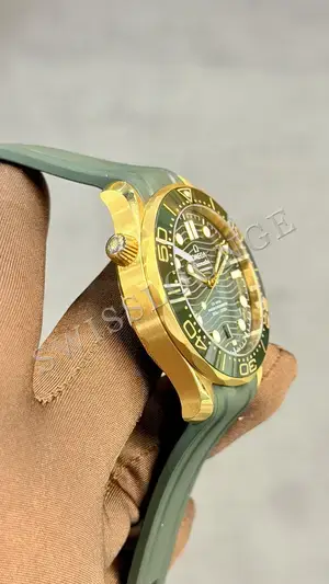 Omega Seamaster "Diver Seaweed Green Dial" — 5. görsel