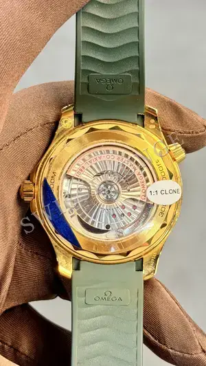 Omega Seamaster "Diver Seaweed Green Dial" — 7. görsel