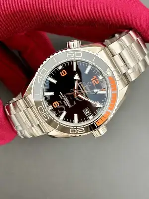 Omega Seamaster "Planet Ocean Turuncu Metalik Bezel Çelik Kasa Siyah Kadran" No. 01 — 3. görsel
