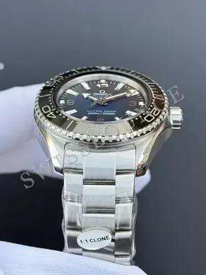 Omega Seamaster "Planet Ocean Turuncu Metalik Bezel Çelik Kasa Siyah Kadran" No. 02 — 4. görsel