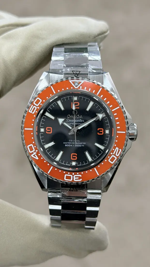Omega Seamaster "Planet Ocean Turuncu Metalik Bezel Çelik Kasa Siyah Kadran" No. 03
